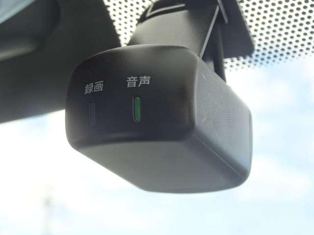 ノート ｅ－パワーニスモ　スマートルームミラー／前後ドライブレコーダー／７インチナビ／エマージェンシーブレーキ／アラウンドビューモニター／１６インチアルミホイール（15枚目）