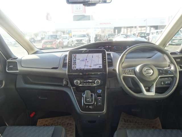 セレナ ｅ－パワー　ハイウェイスターＶ　１０インチナビ／エマージェンシーブレーキ／アラウンドビューモニター／プロパイロット／ＬＥＤヘッドライト／１５インチアルミホイール／ＥＴＣ（4枚目）