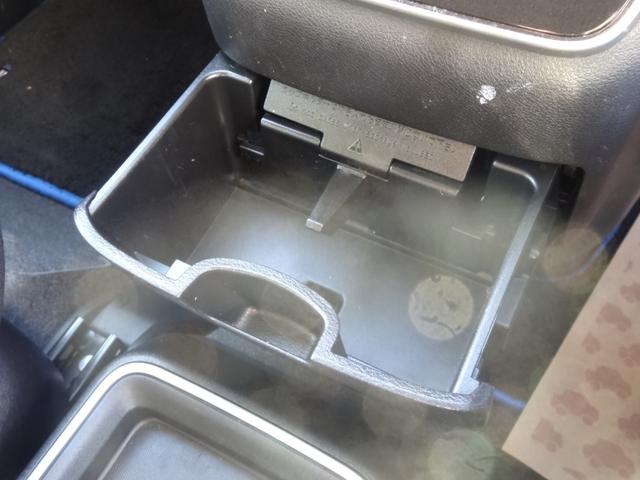 セレナ ｅ－パワー　ハイウェイスターＶ　１０インチナビ／エマージェンシーブレーキ／アラウンドビューモニター／プロパイロット／ＬＥＤヘッドライト／１５インチアルミホイール／ＥＴＣ（26枚目）