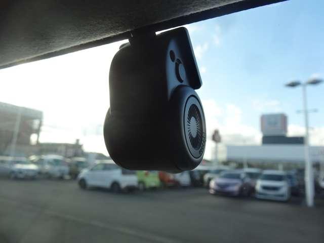 トール １．０　カスタムＧ　ターボ　純正９インチナビ／バックカメラ／衝突被害軽　ワンセグＴＶ　両側パワスラドア　ＡＡＣ　衝突回避支援ブレーキ機能　ＬＫＡ　オートクルーズコントロール　パワーウィンド　ＬＥＤライト　ＥＴＣ　Ｉ－ＳＴＯＰ　バックカメラ　メモリーナビ　ドラレコ　アルミ（8枚目）