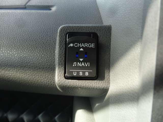 タント ６６０　カスタム　ＲＳ　純正７インチナビ／前方ドライブレコーダー／１　両側パワスライドドア　レーンキープＡ　ＩＳＴＯＰ　ＥＴＣ付き　メモリーナビゲーション　ナビＴＶ　ＡＡＣ　ワンセグ　ドライブレコーダー　ＬＥＤライト　サイドエアバッグ　キーフリー　セキュリティ　ＰＷ（14枚目）