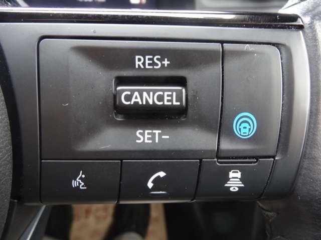 ノート １．２　Ｘ　初　売　目　玉　車／プロパイロット／９イン　リアカメラ　衝突被害軽減ブレ－キ　全方位カメラ　ＥＴＣ付　アルミ　ＬＥＤヘッドライト　レーダークルーズ　レーンアシスト　インテリジェントキー　整備記録簿　盗難防止システム　ワンセグＴＶ　ＴＶナビ（3枚目）