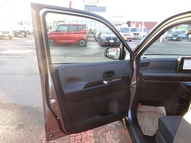 ����ȃh�A��