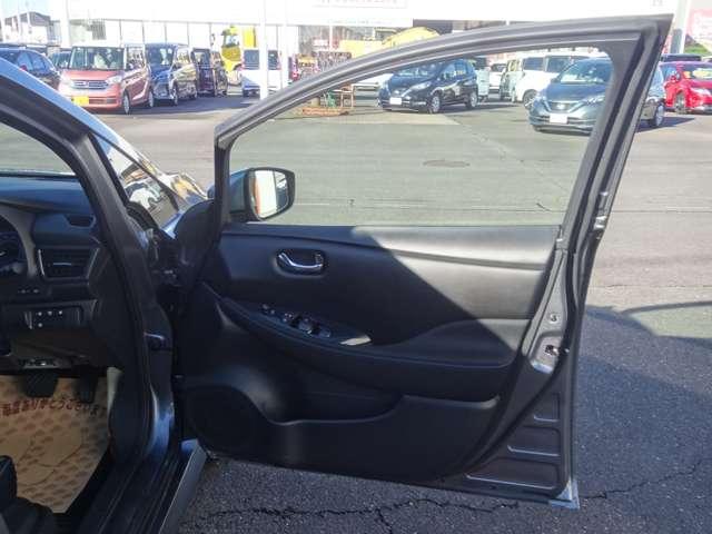 リーフ Ｘ　Ｖセレクション　プロパイロット／スマートルームミラー／エマージェンシーブレーキ／アラウンドビューモニター／ＬＥＤヘッドライト／メーカー９インチナビ（23枚目）