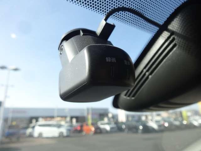 セレナ 2.0 XV プロパイロット/スマートルームミラー/アラ 360度カメラ オートハイビーム ドライブレコーダ 三列シート LEDヘッド レーダークルーズコントロール 両側自動ドア レーンキープアシスト スマートキー(6枚目)