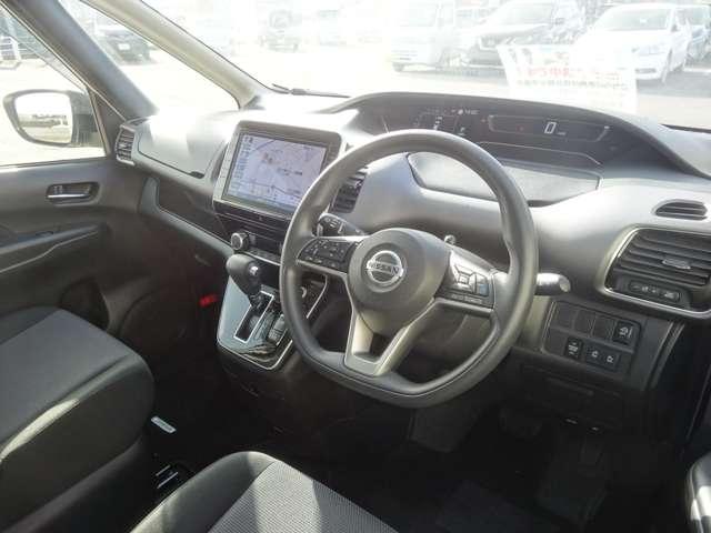 セレナ 2.0 XV プロパイロット/スマートルームミラー/アラ 360度カメラ オートハイビーム ドライブレコーダ 三列シート LEDヘッド レーダークルーズコントロール 両側自動ドア レーンキープアシスト スマートキー(9枚目)