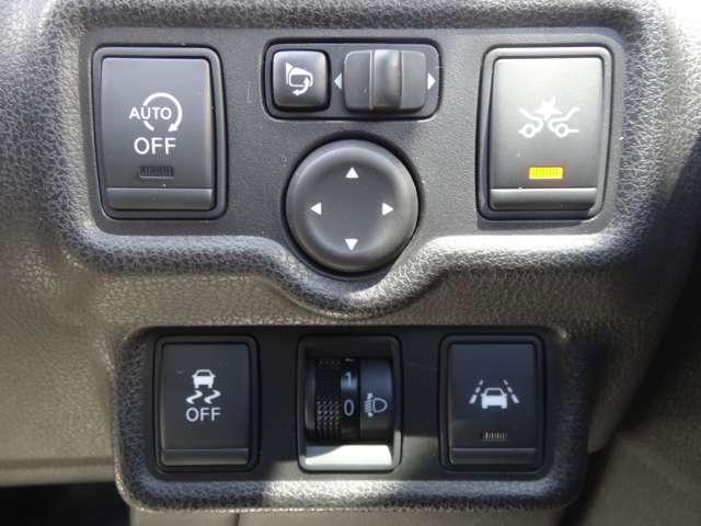 ノート １．２　Ｘ　ＤＩＧ－Ｓ　Ｖセレクション　プラスセーフティ　アラウンドビューモニター／カロッツェリア７　地デジＴＶ　パワーウィンドウ　パワステ　車線逸脱警告　ｉ－ｓｔｏｐ　リアカメラ　スマートキー＆プッシュスタート　ワンオーナー車　盗難防止システム　ＴＶナビ（5枚目）