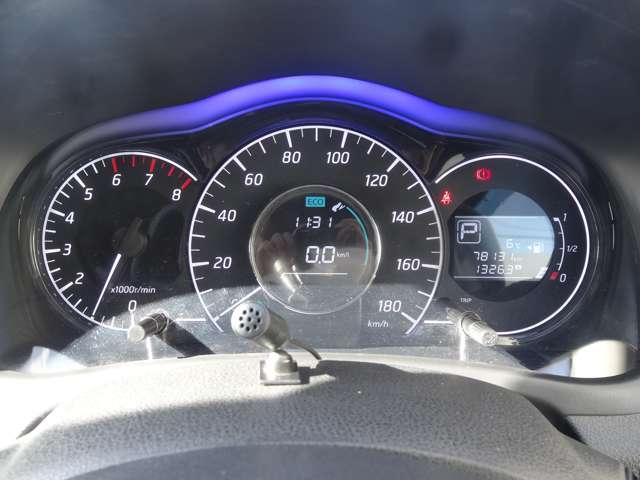 ノート １．２　Ｘ　ＤＩＧ－Ｓ　Ｖセレクション　プラスセーフティ　アラウンドビューモニター／カロッツェリア７　地デジＴＶ　パワーウィンドウ　パワステ　車線逸脱警告　ｉ－ｓｔｏｐ　リアカメラ　スマートキー＆プッシュスタート　ワンオーナー車　盗難防止システム　ＴＶナビ（9枚目）