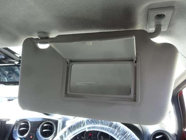 ノート １．２　Ｘ　ＤＩＧ－Ｓ　Ｖセレクション　プラスセーフティ　アラウンドビューモニター／カロッツェリア７　地デジＴＶ　パワーウィンドウ　パワステ　車線逸脱警告　ｉ－ｓｔｏｐ　リアカメラ　スマートキー＆プッシュスタート　ワンオーナー車　盗難防止システム　ＴＶナビ（18枚目）