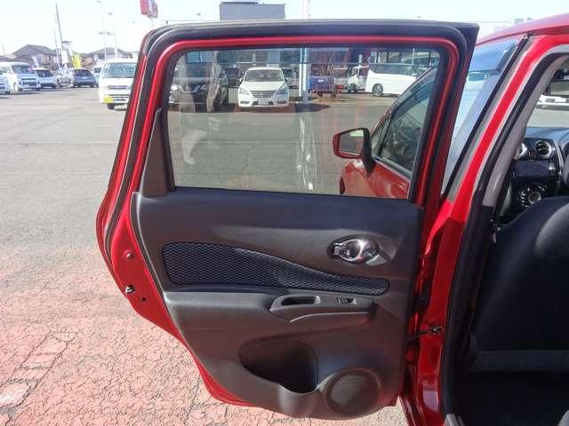 ノート １．２　Ｘ　ＤＩＧ－Ｓ　Ｖセレクション　プラスセーフティ　アラウンドビューモニター／カロッツェリア７　地デジＴＶ　パワーウィンドウ　パワステ　車線逸脱警告　ｉ－ｓｔｏｐ　リアカメラ　スマートキー＆プッシュスタート　ワンオーナー車　盗難防止システム　ＴＶナビ（24枚目）