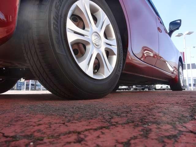 ノート １．２　Ｘ　ＤＩＧ－Ｓ　Ｖセレクション　プラスセーフティ　アラウンドビューモニター／カロッツェリア７　地デジＴＶ　パワーウィンドウ　パワステ　車線逸脱警告　ｉ－ｓｔｏｐ　リアカメラ　スマートキー＆プッシュスタート　ワンオーナー車　盗難防止システム　ＴＶナビ（46枚目）