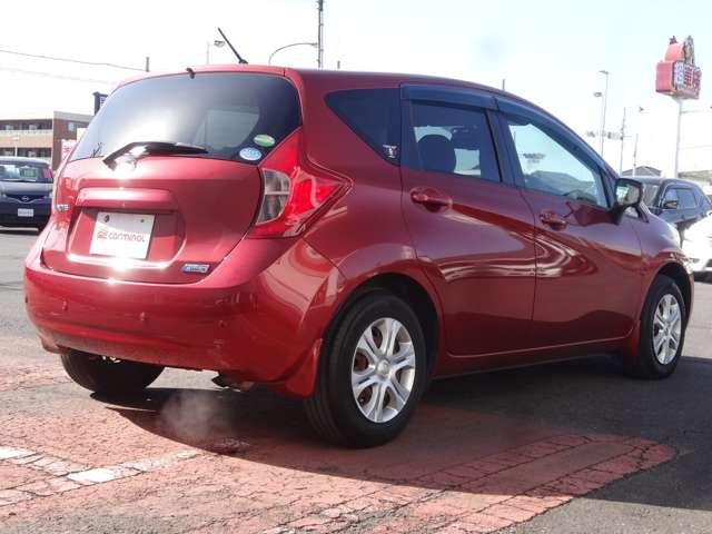 ノート １．２　Ｘ　ＤＩＧ－Ｓ　Ｖセレクション　プラスセーフティ　アラウンドビューモニター／カロッツェリア７　地デジＴＶ　パワーウィンドウ　パワステ　車線逸脱警告　ｉ－ｓｔｏｐ　リアカメラ　スマートキー＆プッシュスタート　ワンオーナー車　盗難防止システム　ＴＶナビ（57枚目）