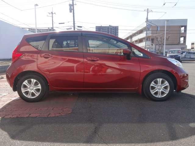 ノート １．２　Ｘ　ＤＩＧ－Ｓ　Ｖセレクション　プラスセーフティ　アラウンドビューモニター／カロッツェリア７　地デジＴＶ　パワーウィンドウ　パワステ　車線逸脱警告　ｉ－ｓｔｏｐ　リアカメラ　スマートキー＆プッシュスタート　ワンオーナー車　盗難防止システム　ＴＶナビ（58枚目）