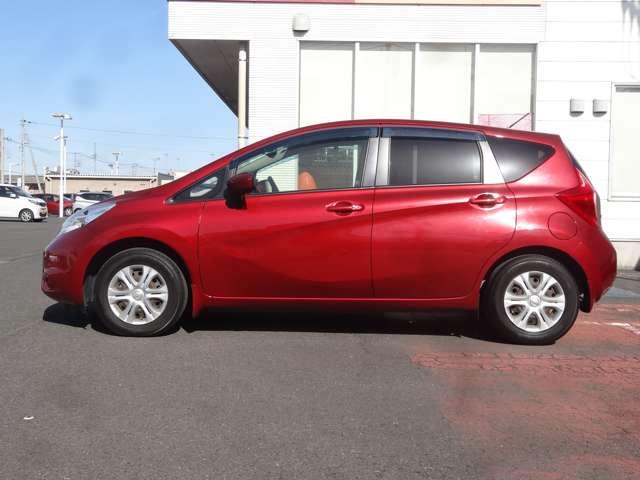 ノート １．２　Ｘ　ＤＩＧ－Ｓ　Ｖセレクション　プラスセーフティ　アラウンドビューモニター／カロッツェリア７　地デジＴＶ　パワーウィンドウ　パワステ　車線逸脱警告　ｉ－ｓｔｏｐ　リアカメラ　スマートキー＆プッシュスタート　ワンオーナー車　盗難防止システム　ＴＶナビ（59枚目）