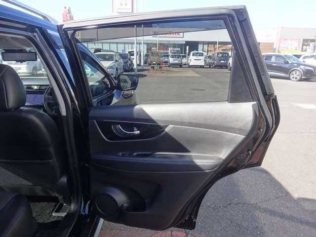 エクストレイル ２０Ｘｉ　Ｖセレクション　プロパイロット／スマートルームミラー／アラウンドビューモニター／シートヒーター／電動シート／電動リアゲート／９インチナビ／前後ドライブレコーダー／１８インチアルミホイール（29枚目）