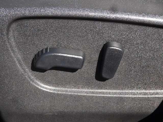 エクストレイル ２０Ｘｉ　Ｖセレクション　プロパイロット／スマートルームミラー／アラウンドビューモニター／シートヒーター／電動シート／電動リアゲート／９インチナビ／前後ドライブレコーダー／１８インチアルミホイール（56枚目）