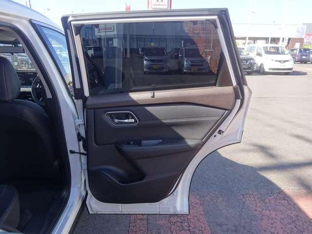 エクストレイル G e-4ORCE プロパイロット/スマートルームミラー/エマージェンシーブレーキ/アラウンドビューモニター/12.3インチナビ/電動リアゲート/電動シート/LEDヘッドライト(32枚目)