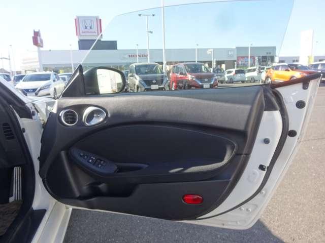 フェアレディＺ ベースグレード　６速ＭＴ　社外ナビ　ストラーダＣＮ－ＲＥ０６Ｄ　　サイドステップ　リアアンダースポイラー　バックカメラ　ＥＴＣ　純正１８インチアルミホイール　禁煙車（31枚目）