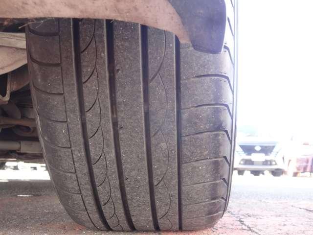 フェアレディＺ ベースグレード　６速ＭＴ　社外ナビ　ストラーダＣＮ－ＲＥ０６Ｄ　　サイドステップ　リアアンダースポイラー　バックカメラ　ＥＴＣ　純正１８インチアルミホイール　禁煙車（44枚目）