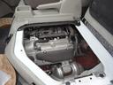 エンジンルームになります。内外装だけでなくこちらも清掃済みです。　納車までにディーラーが使用している工場にもう１度しっかり点検いたしますので、安心してお乗りいただけると思います。