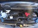 エンジンルームになります。内外装だけでなくこちらも清掃済みです。　納車までにディーラーが使用している工場にもう１度しっかり点検いたしますので、安心してお乗りいただけると思います。