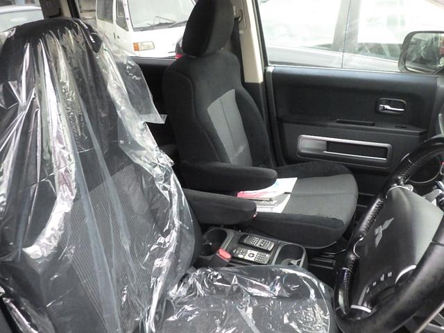 デリカＤ：５ Ｃ２　Ｇ　プレミアム　電動リアゲート　両側パワースライドドア　フロント／サイド／バックカメラ　ナビ　地デジ　ＥＴＣ（10枚目）