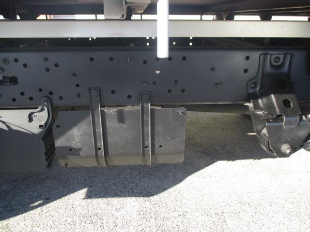 ダイナトラック １．３ｔ　シングルジャストロー　垂直パワーゲート　４ＷＤ　ゲート昇降荷重６００Ｋｇ　フルタイム４ＷＤ　両側電格ミラー　リモコンミラー　ミラーヒーター（22枚目）