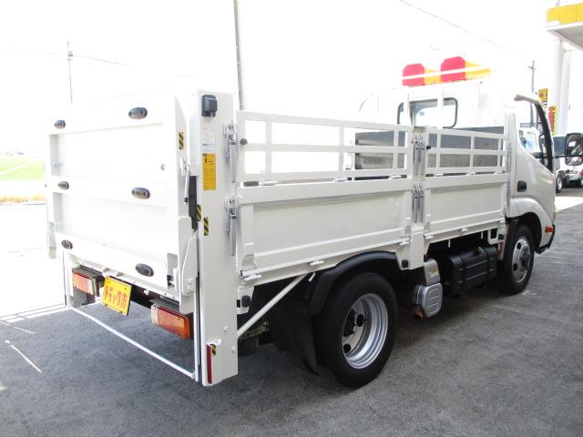 トヨエース ２ｔ　フルジャストロー　垂直パワーゲート　４ＷＤ　ゲート昇降荷重６００Ｋｇ　４ＷＤ切り替え式（3枚目）