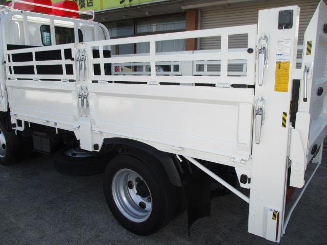 トヨエース ２ｔ　フルジャストロー　垂直パワーゲート　４ＷＤ　ゲート昇降荷重６００Ｋｇ　４ＷＤ切り替え式（39枚目）