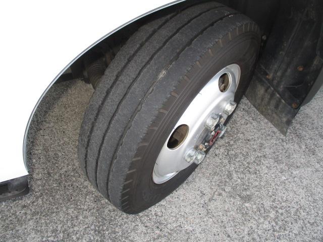ダイナトラック ２ｔ　フルジャストロー　４ＷＤ　ナビ　バックカメラ　衝突被害軽減ブレーキ　車線逸脱警報装置（20枚目）