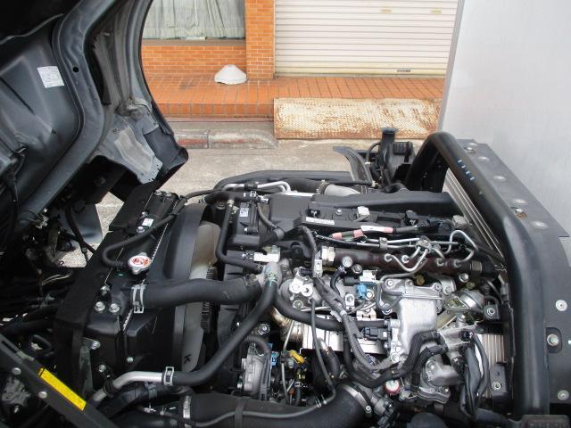ダイナトラック ０．９５ｔ　シングルジャストロー　アルミバン　４ＷＤ　ＡＴ車　４枚観音　バックカメラ　フルタイム４ＷＤ（12枚目）