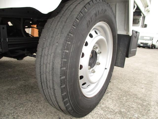 ダイナトラック １．１５ｔ　シングルジャストロー　４ＷＤ　ナビ　バックカメラ　フルタイム４ＷＤ　９尺ボディー（16枚目）
