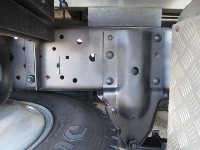 エルフトラック 3t カスタム 高床 垂直パワーゲート バックカメラ ゲート昇降荷重600Kg(22枚目)