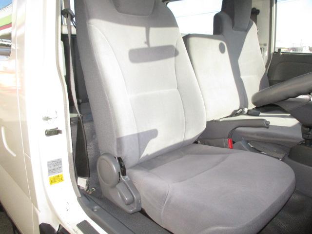 エルフトラック １．５ｔ　Ｗキャブ　フルフラットロー　４ＷＤ　オートマ車　４ＷＤ切り替え式（7枚目）