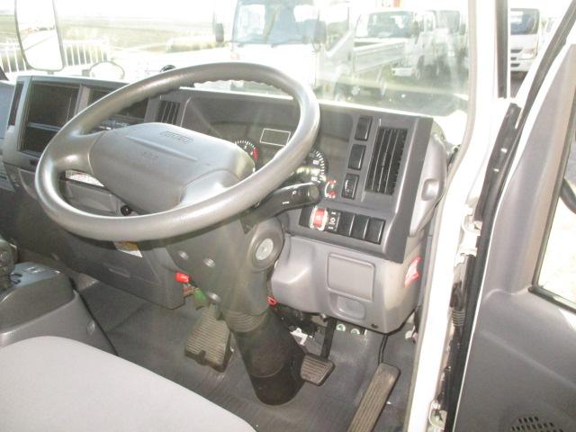 エルフトラック １．５ｔ　Ｗキャブ　フルフラットロー　４ＷＤ　オートマ車　４ＷＤ切り替え式（11枚目）