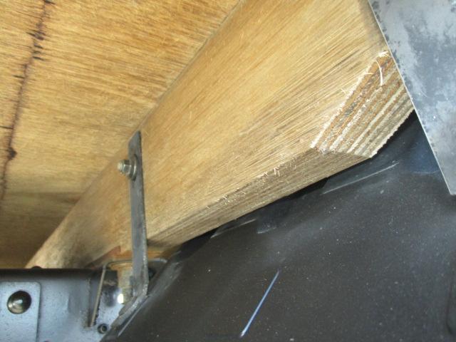 エルフトラック １．５ｔ　Ｗキャブ　フルフラットロー　４ＷＤ　オートマ車　４ＷＤ切り替え式（27枚目）