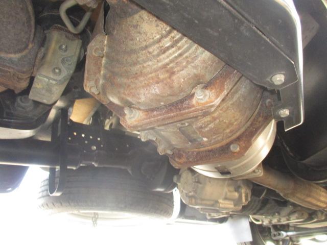 エルフトラック １．５ｔ　Ｗキャブ　フルフラットロー　４ＷＤ　オートマ車　４ＷＤ切り替え式（28枚目）