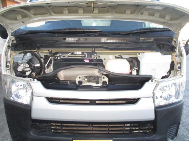 ハイエースバン 1t 冷蔵冷凍 4WD オートマ車 -22℃設定 ナビ バックカメラ フルタイム4WD(11枚目)