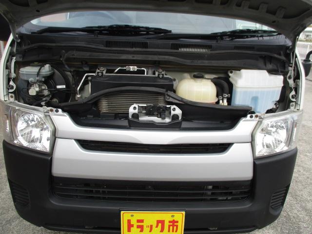 ハイエースバン １ｔ　冷蔵冷凍　４ＷＤ　オートマ車　－２２℃設定　フルタイム４ＷＤ（11枚目）