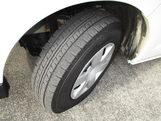 ハイエースバン １ｔ　冷蔵冷凍　４ＷＤ　オートマ車　－２２℃設定　フルタイム４ＷＤ（17枚目）