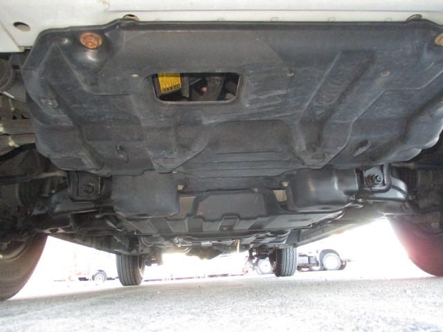 ハイエースバン １ｔ　冷蔵冷凍　４ＷＤ　オートマ車　－２２℃設定　フルタイム４ＷＤ（26枚目）