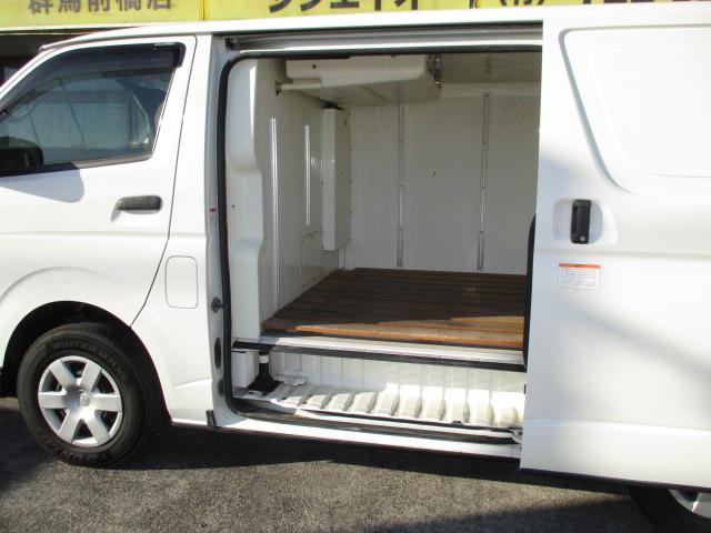 ハイエースバン １ｔ　冷蔵冷凍　４ＷＤ　オートマ車　－７℃設定）バックカメラ　電格ミラー　フルタイム４ＷＤ（6枚目）
