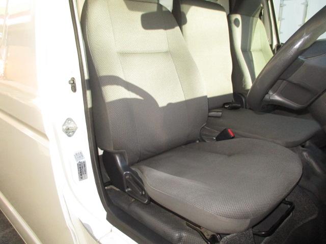 ハイエースバン １ｔ　冷蔵冷凍　４ＷＤ　オートマ車　－７℃設定）バックカメラ　電格ミラー　フルタイム４ＷＤ（13枚目）