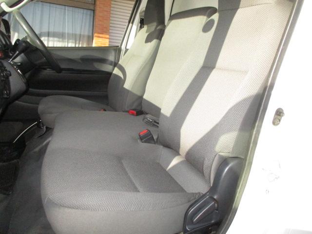 ハイエースバン １ｔ　冷蔵冷凍　４ＷＤ　オートマ車　－７℃設定）バックカメラ　電格ミラー　フルタイム４ＷＤ（14枚目）