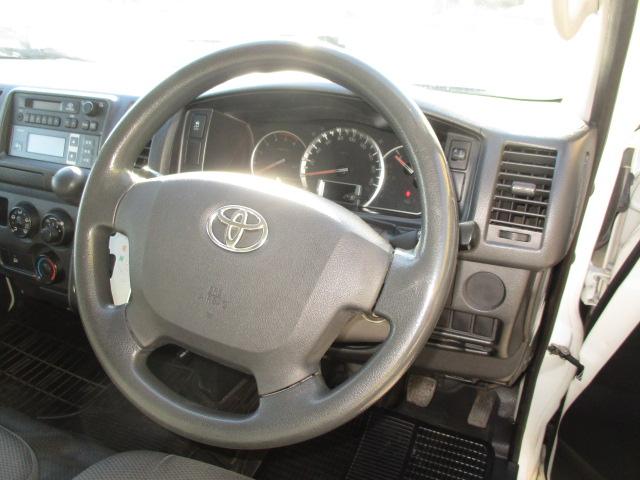 ハイエースバン １ｔ　冷蔵冷凍　４ＷＤ　オートマ車　－７℃設定）バックカメラ　電格ミラー　フルタイム４ＷＤ（15枚目）