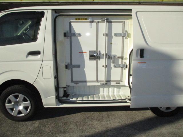 ハイエースバン 0.9t 冷蔵冷凍 4WD オートマ車 -22℃設定 二重扉 フルタイム4WD バックカメラ(5枚目)