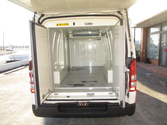 ハイエースバン 0.9t 冷蔵冷凍 4WD オートマ車 -22℃設定 二重扉 フルタイム4WD バックカメラ(6枚目)