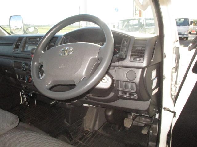 ハイエースバン 0.9t 冷蔵冷凍 4WD オートマ車 -22℃設定 二重扉 フルタイム4WD バックカメラ(17枚目)