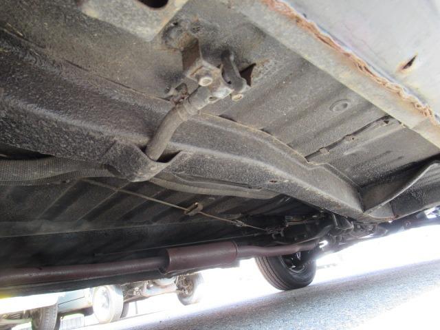 セドリック 　１９００カスタム　エンジンＯ／Ｈ　ベンチシート６人乗り（29枚目）