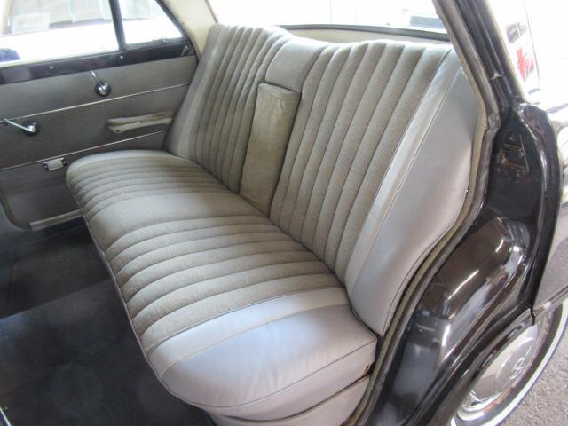 セドリック 　１９００カスタム　エンジンＯ／Ｈ　ベンチシート６人乗り（45枚目）